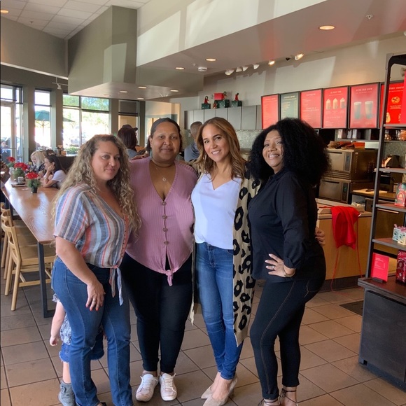 CLOSET CLOSING TEMPORARILY : ALL MUST GO! - Picture 4 of 11